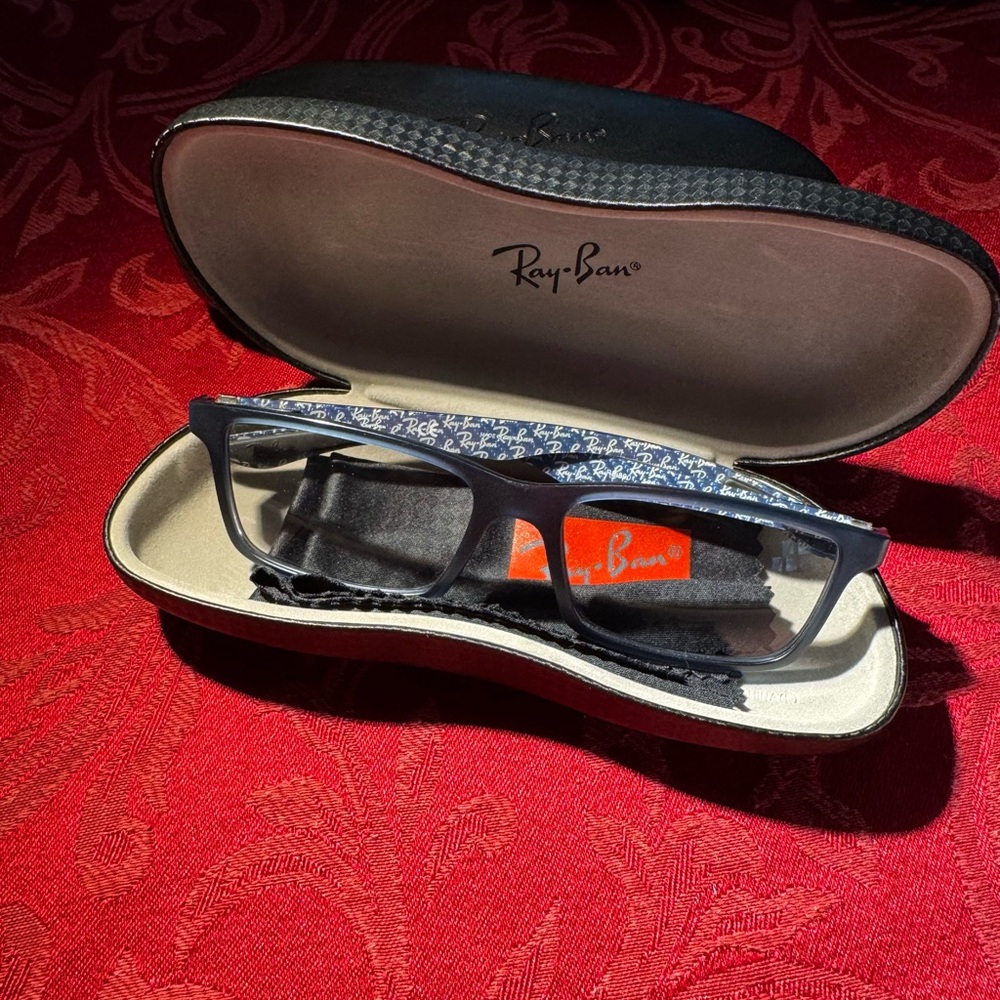 Ray-Ban Wayfarer frames